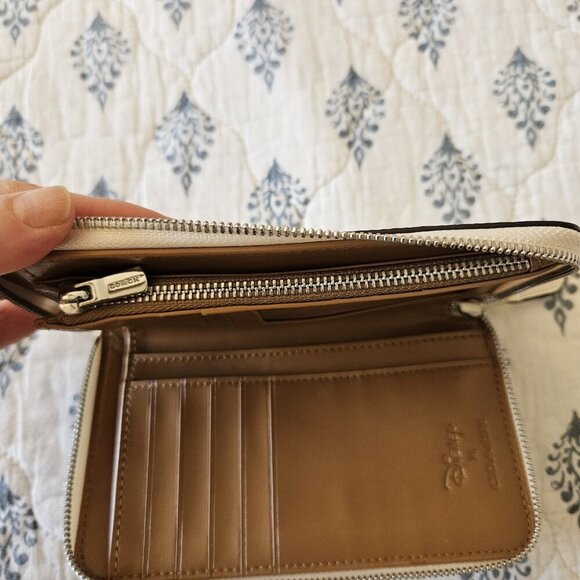 Disney Coach Dumbo Zip Wallet Ivory X Leather Accordion Long Wallet Logo Print - Picture 6 of 16